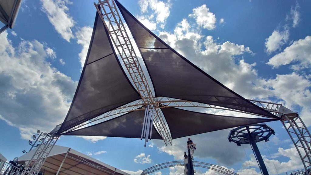 Large-scale shade sails